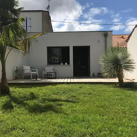 Maison 2 Avec Terrasse Et Jardin * Rochefort (Charente-Maritime)